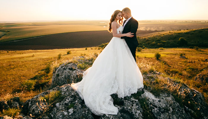 примета встретить свадьбу на пути