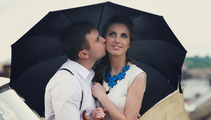 идет дождь в день свадьбы примета