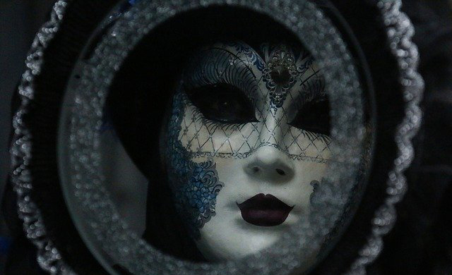 можно ли дарить зеркало