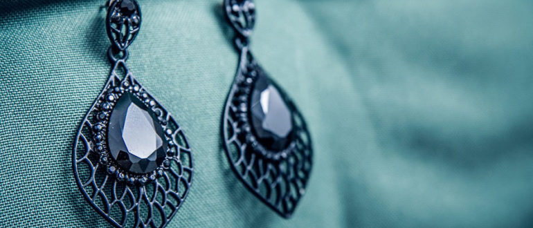 потерять сережку примета